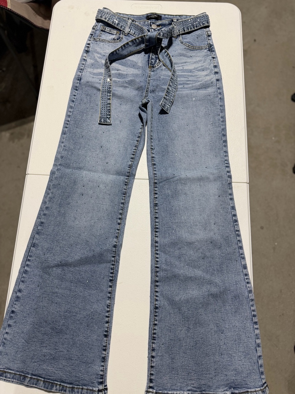 Chicme Rhinestone High Waist Wide Leg
Jeans with Belt - Size M 0096